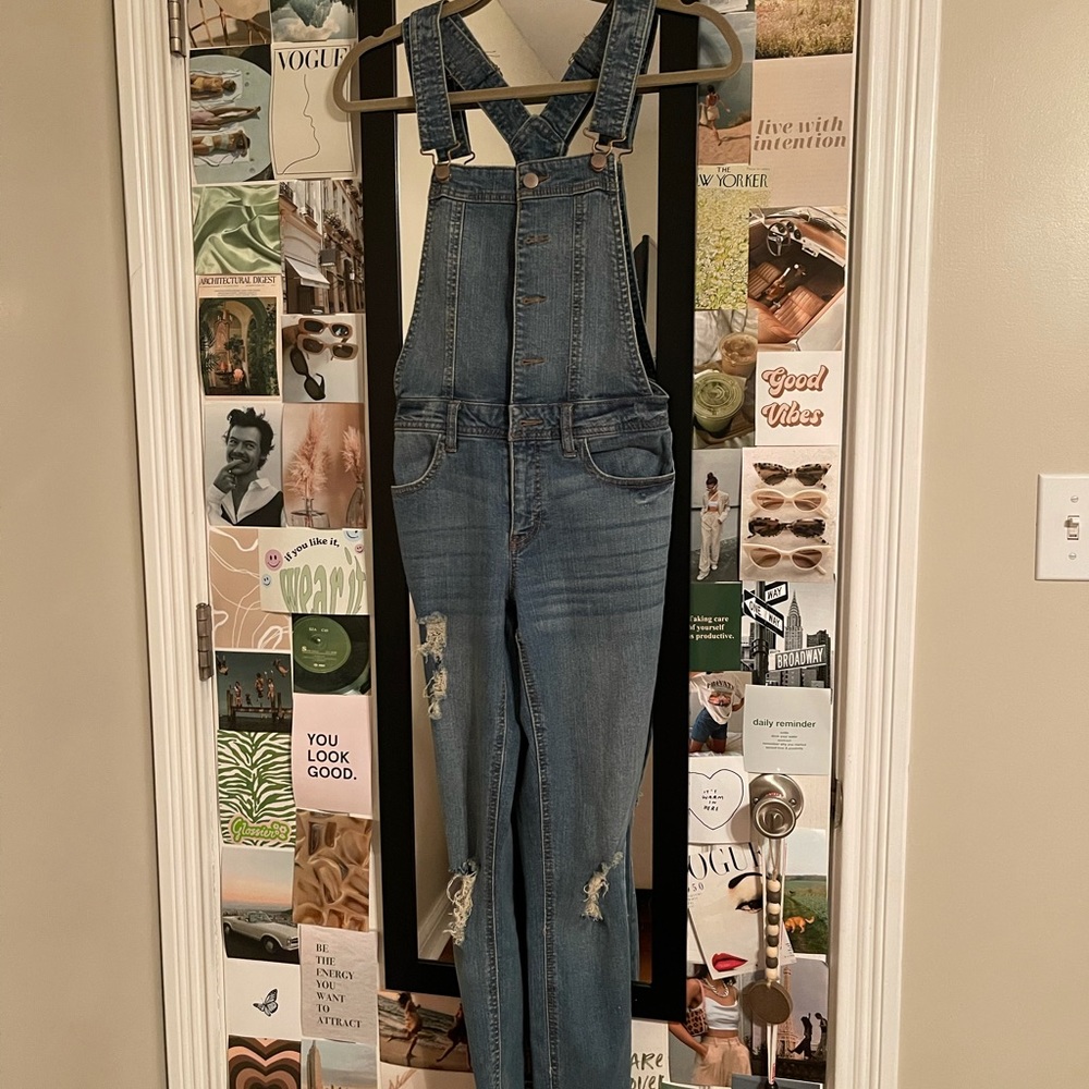 Women’s Medium Wash Ripped Overalls